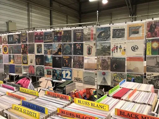 CD and LP CDandLP à Saint-Etienne