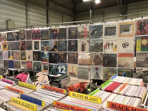 CD and LP CDandLP à Saint-Etienne