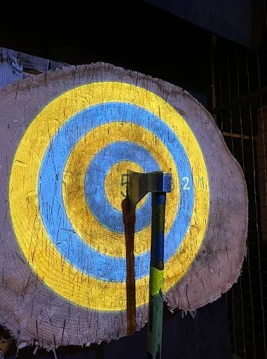 Ex Numéro 8 - Lancer de hache - Clash de Haches à Saint-Etienne