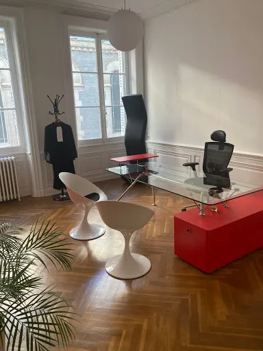 Nina LARGERON devient Cabinet SASU NAKA LEX à Saint-Etienne