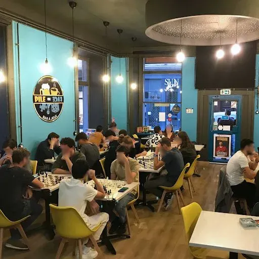 Pile ou Face, bar à jeux à Saint-Etienne