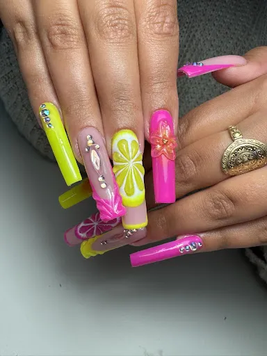 SARAH NAILS INSTITUT ( Ongle Saint-Etienne) à Saint-Etienne